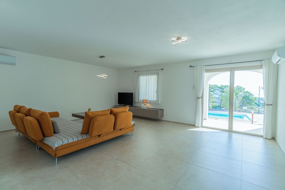 Villa Infinity with pool