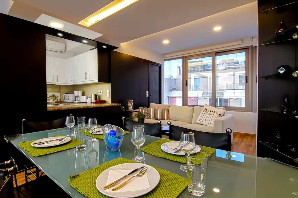 Praxitelous 37 in Athens