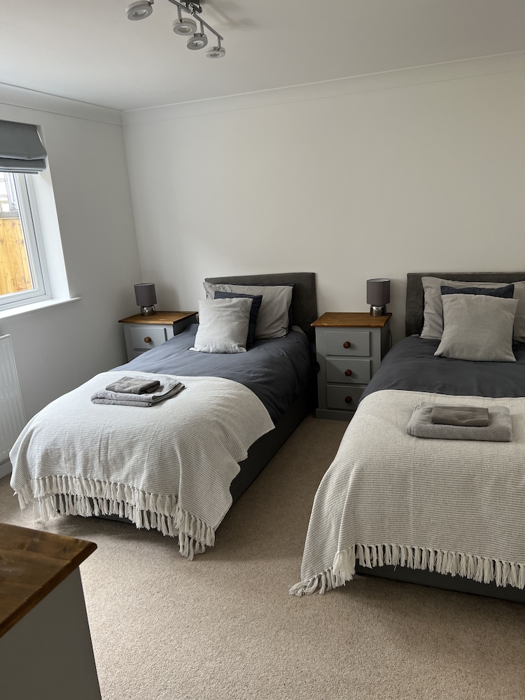 Bescot House, Bramble Hill, Bude, 4 bed det House
