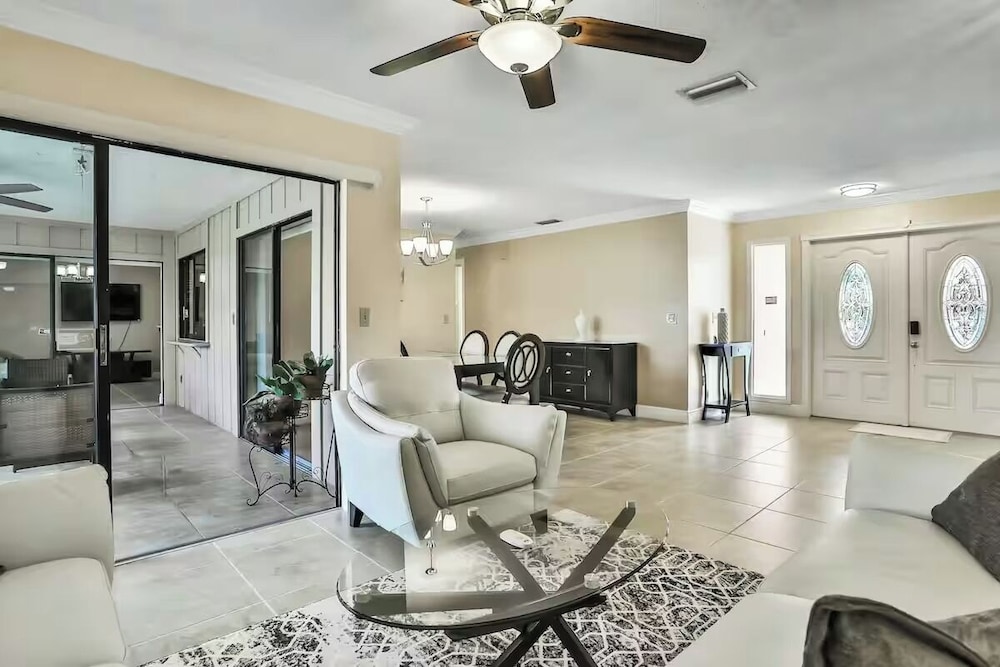 Renovated 3BR Dog Friendly Pond View W/D