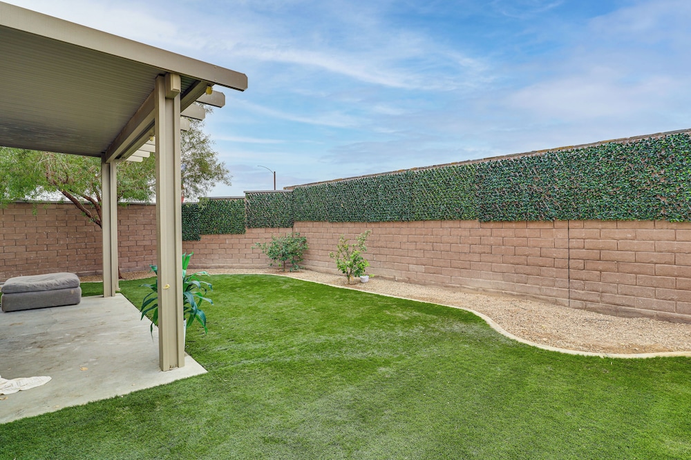 11 Mi to the Strip: Quiet Home in North Las Vegas