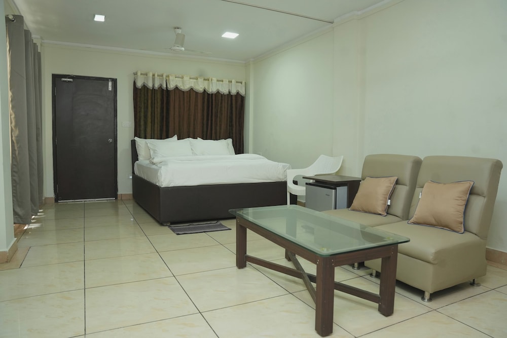 Hotel Grand Leela Krishna