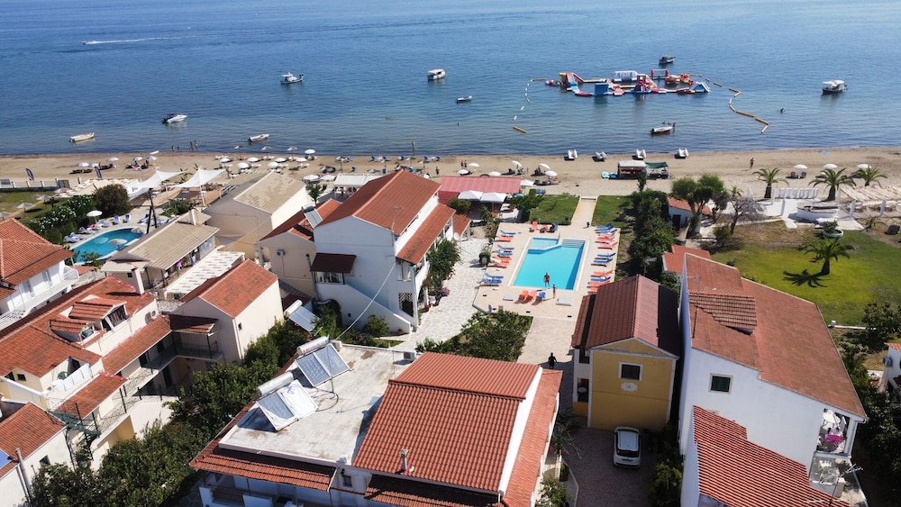 Likourgos beach apartments