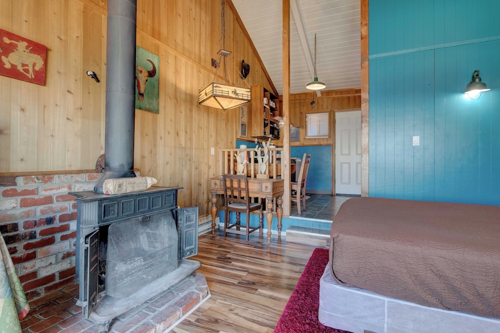 Moolack Shores Inn