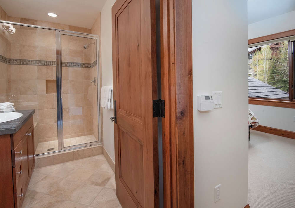 Hummingbird by Elevation Accommodations