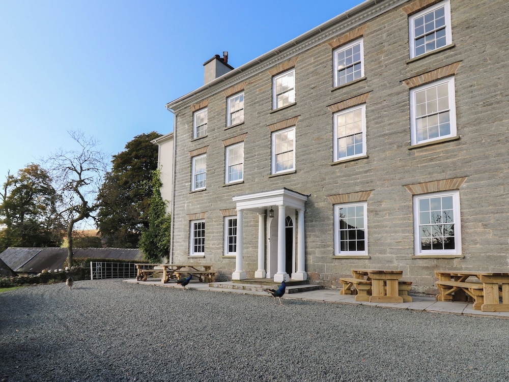 Llwynderw Hall