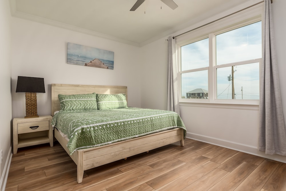 Beautiful C's - 2924 Bienville Blvd 5 Bedroom Home