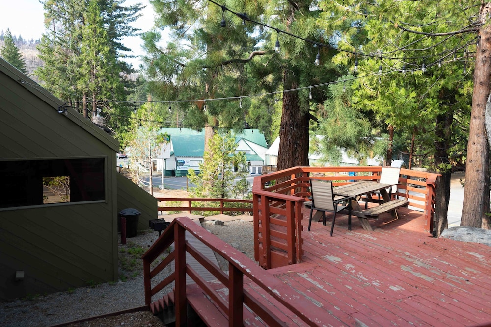 Bear Cave in Shaver Lake