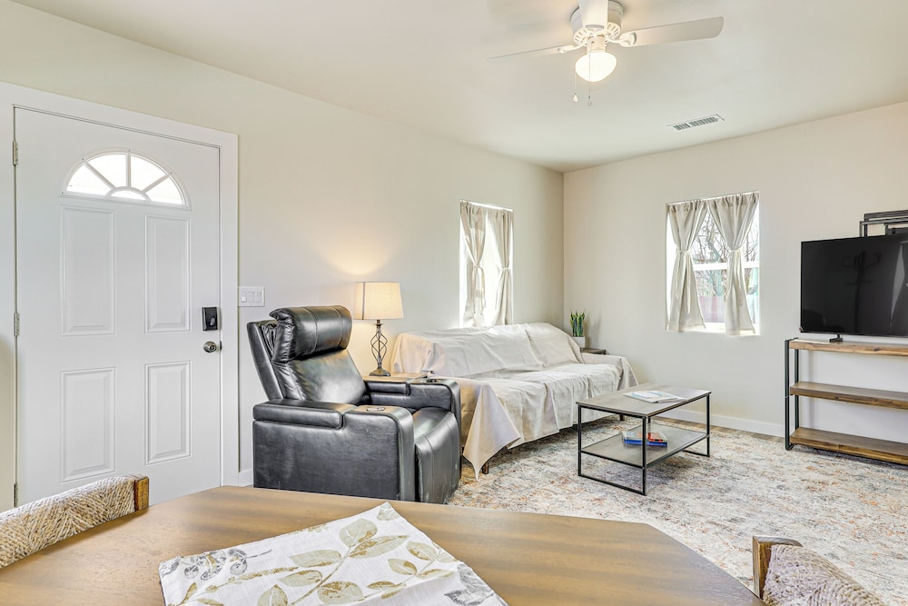 3 Mi to Elephant Butte Lake: Cozy Retreat!