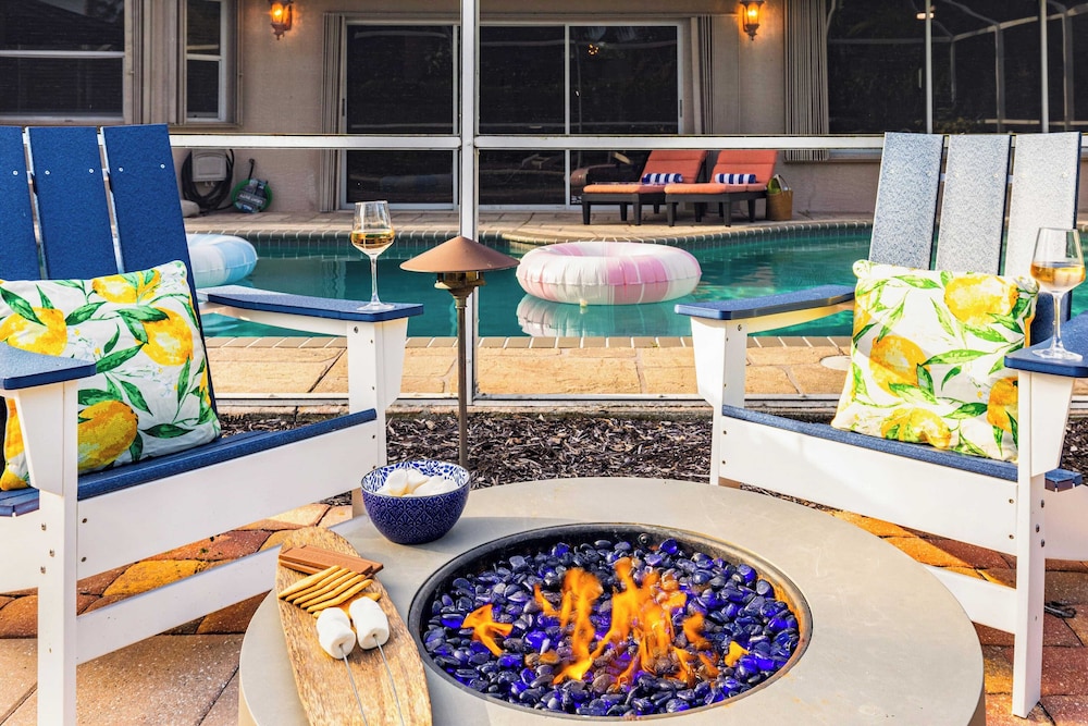 Private Pool, Firepit, Game Room Mins to Beaches + Community Amenities Casa Solara by Avantstay