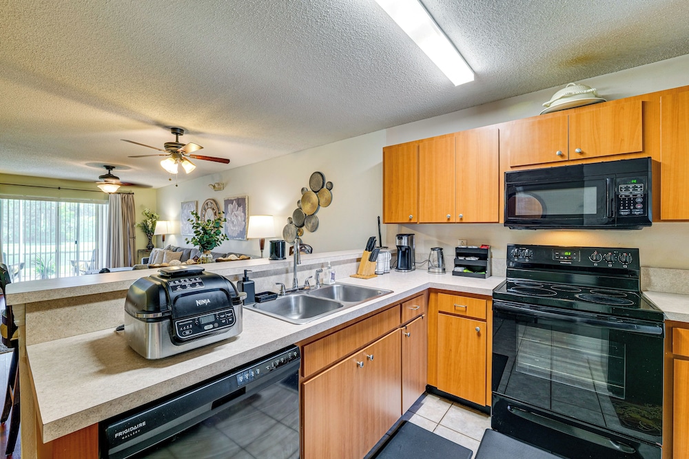 Pool & Hot Tub Access at Resort Home in Poinciana