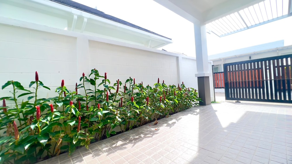 Kamala Garden View Villas by Aladdin