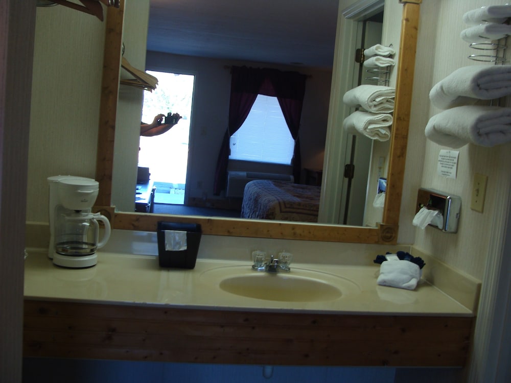 Chatuge Mountain Inn - Property Image 19