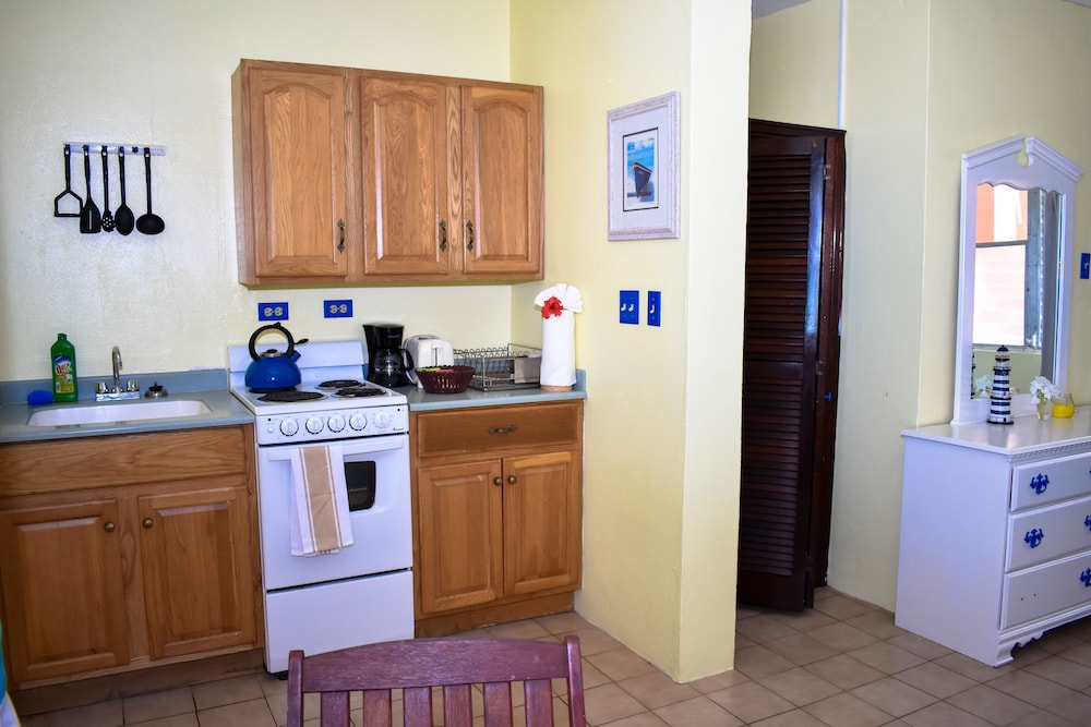 Catamaran Hotel Marina - Property Image 10