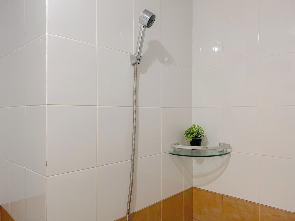 Good And Homey 2Br Apartment At Green Pramuka City
