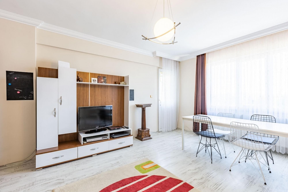 Flat With Shared Pool Near Sabiha Gokcen Airport