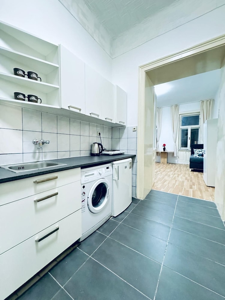 Stylish Contemporary Stay Stadthalle