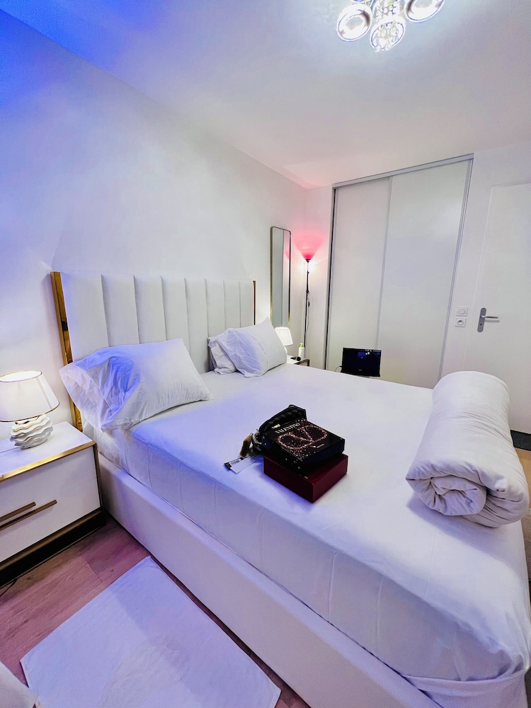 Appartement Luxe 9 mn Roissy CDG view 3
