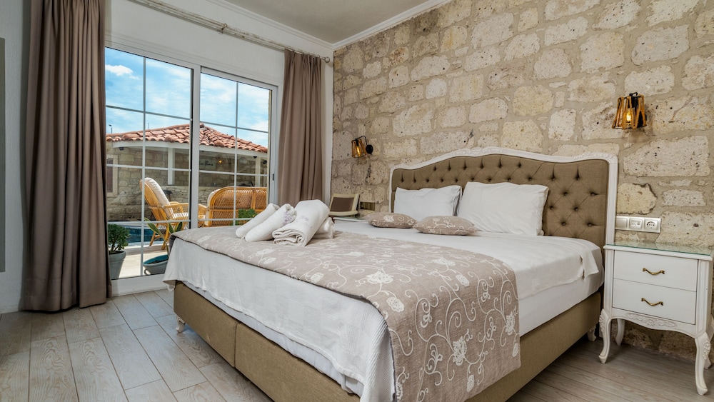 Avlu Alacati Butik Otel - Image 48