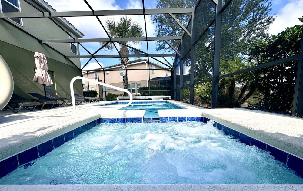Solterra 6Br Retreat W/ Lazy River & Water Slide - Image 1