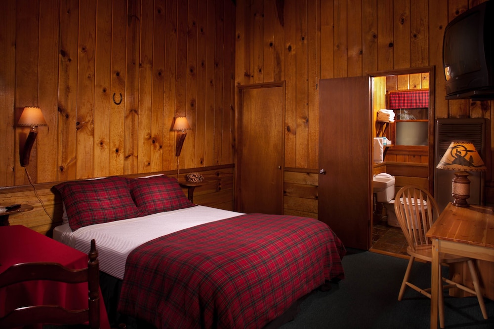 Idyllwild Bunkhouse