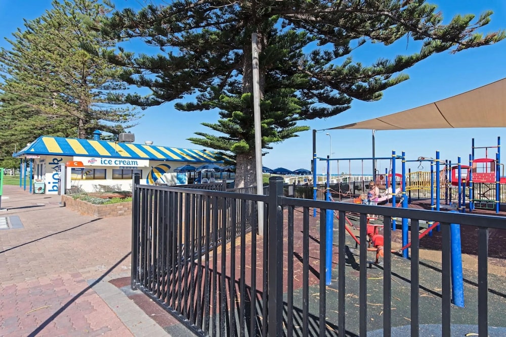 Serenity by the Sea in Largs North