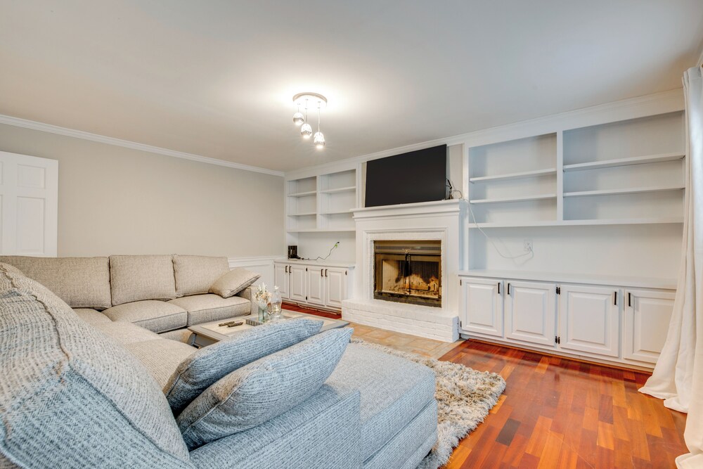 Spacious Home w/ Deck in Marietta!