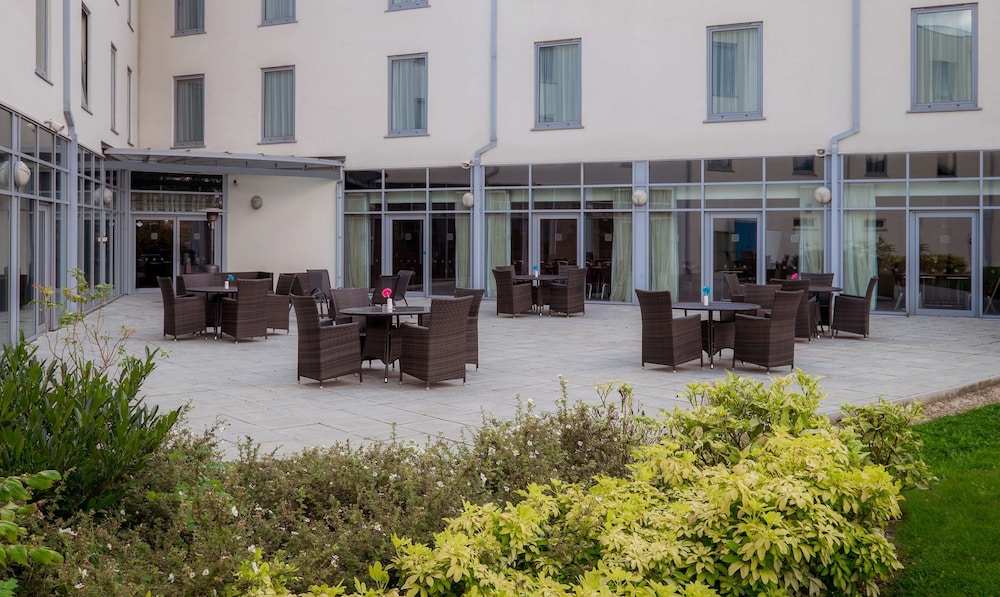 Luton Vacations - Hilton Garden Inn Luton North, United Kingdom - Property Image 28