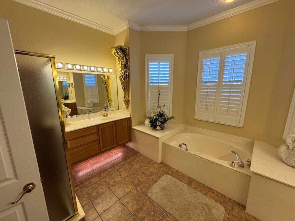 Southern Comfort 8 Bedroom Home