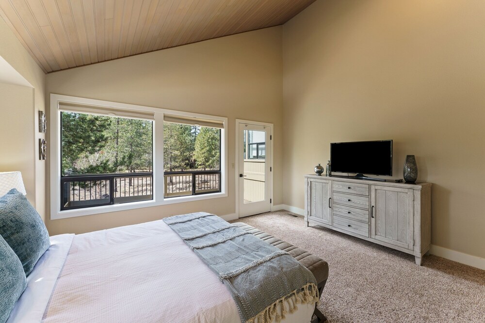 20 Aspen Lane 5 Bedroom Home