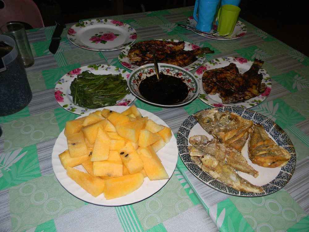 Terapung Hotel & Fish Garden