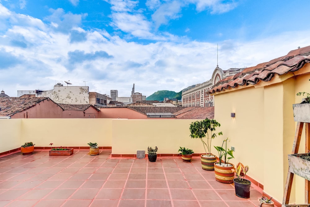 Chic 4BR Getaway in Vibrant La Candelaria
