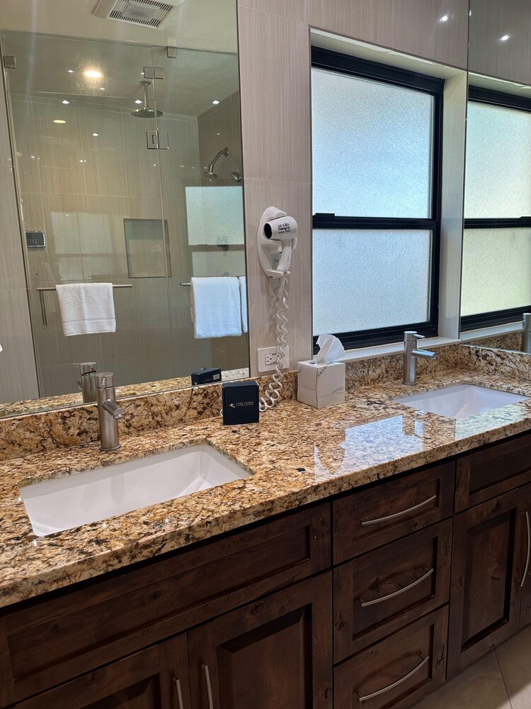 Llc1236 - Lakeside Landing 4 Bedroom Condo