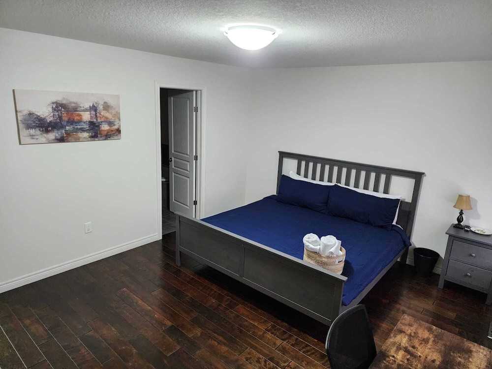 Kitchener Vacations - Beautiful Three Bedroom House - Property Image 22