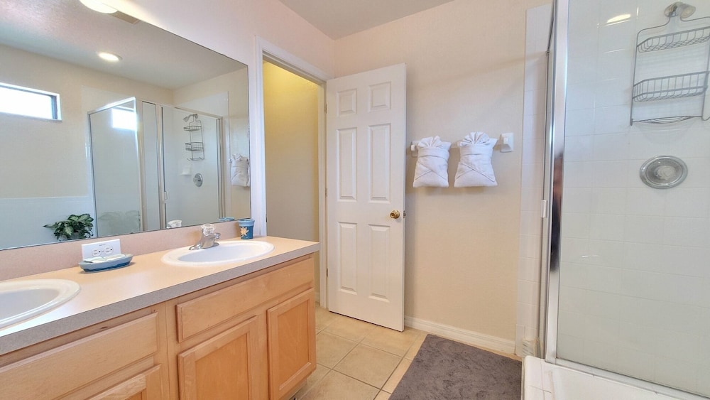 HG423SP 4 Bedroom villa in High grove 4 Home