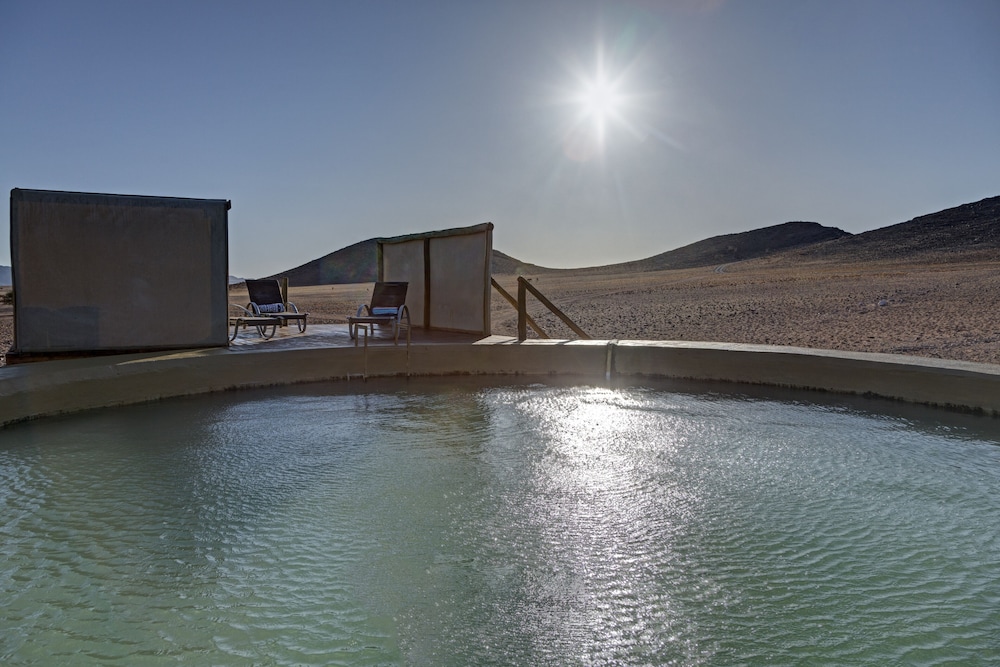 Kanaan N/a'an ku sê Desert Retreat