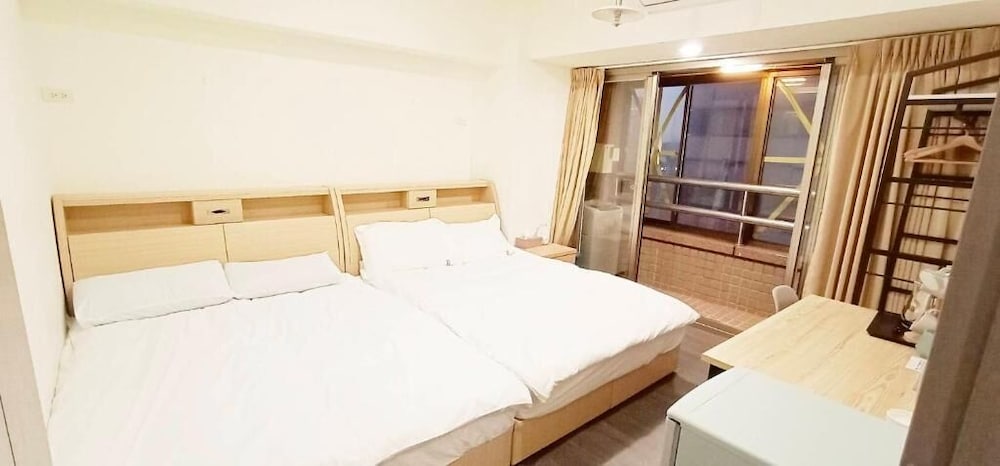 Hula Hotel - Hostel