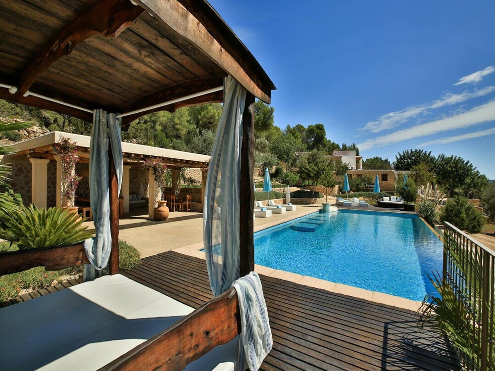 Cozy Holiday Home With Outdoor Cinema