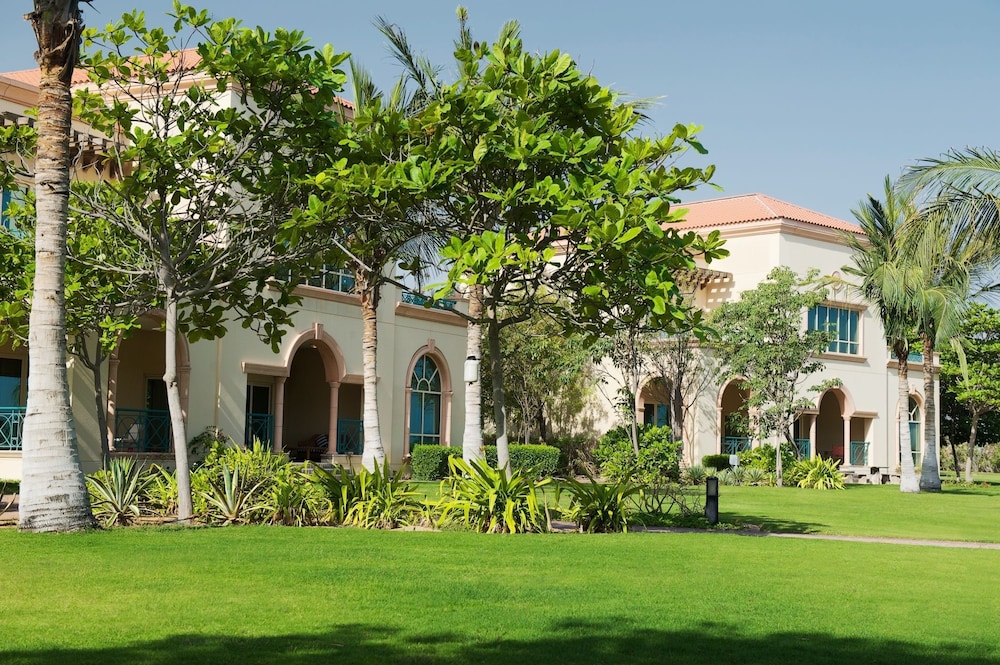 Al Raha Beach Hotel Villas