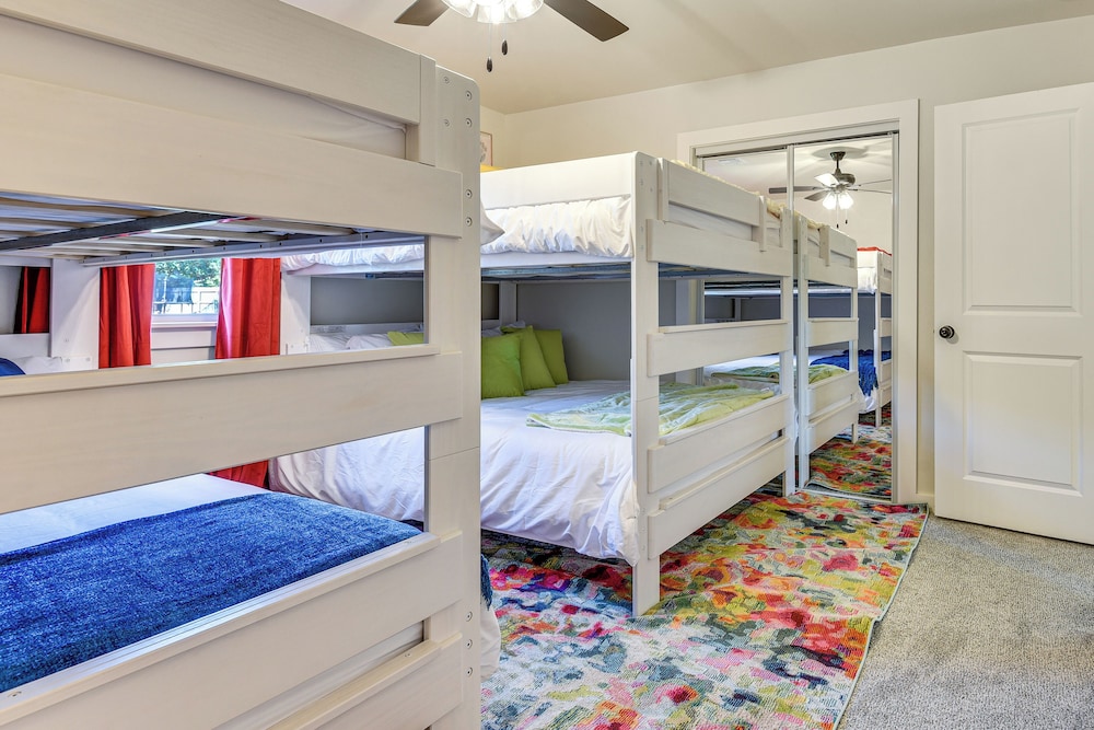 12 Mi to BOK Center: Pet-friendly Home w/ Yard!