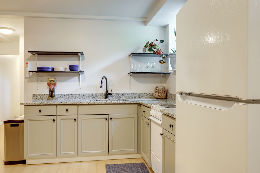 5 Mi to Trilith Studios: Apt w/ Furnished Pergola