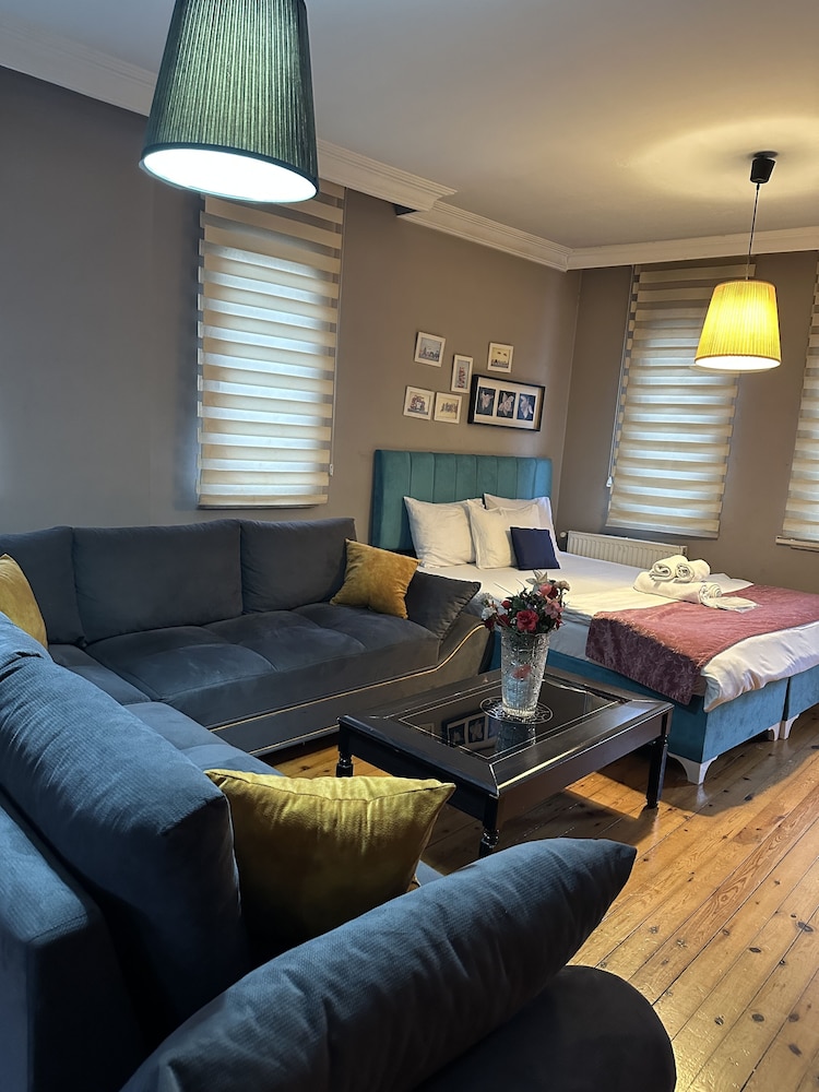 Green Bird Süit - Image 27