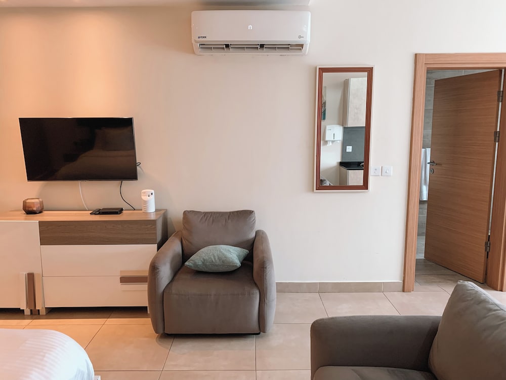 Sky Suites Airport
