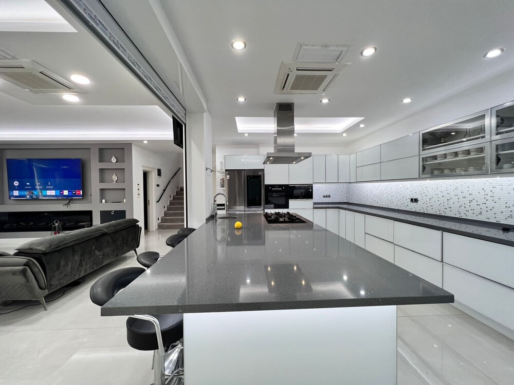 Luxury 7-bed Villa With Pool and Jacuzzi, Fethiye