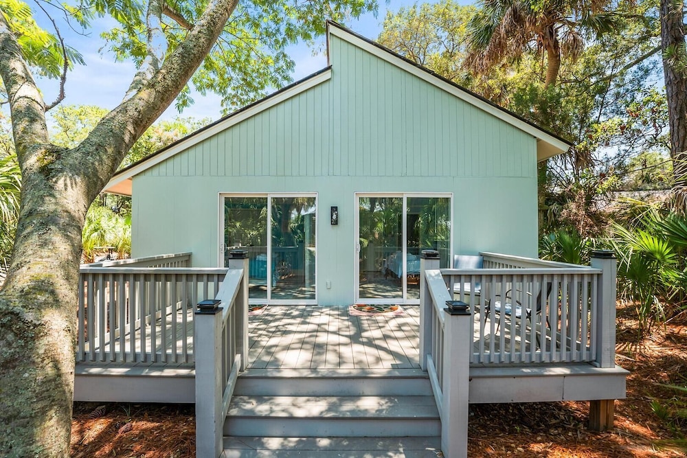 Coastal Comfort at 101 Sea Otter - Fripp Island Retreat