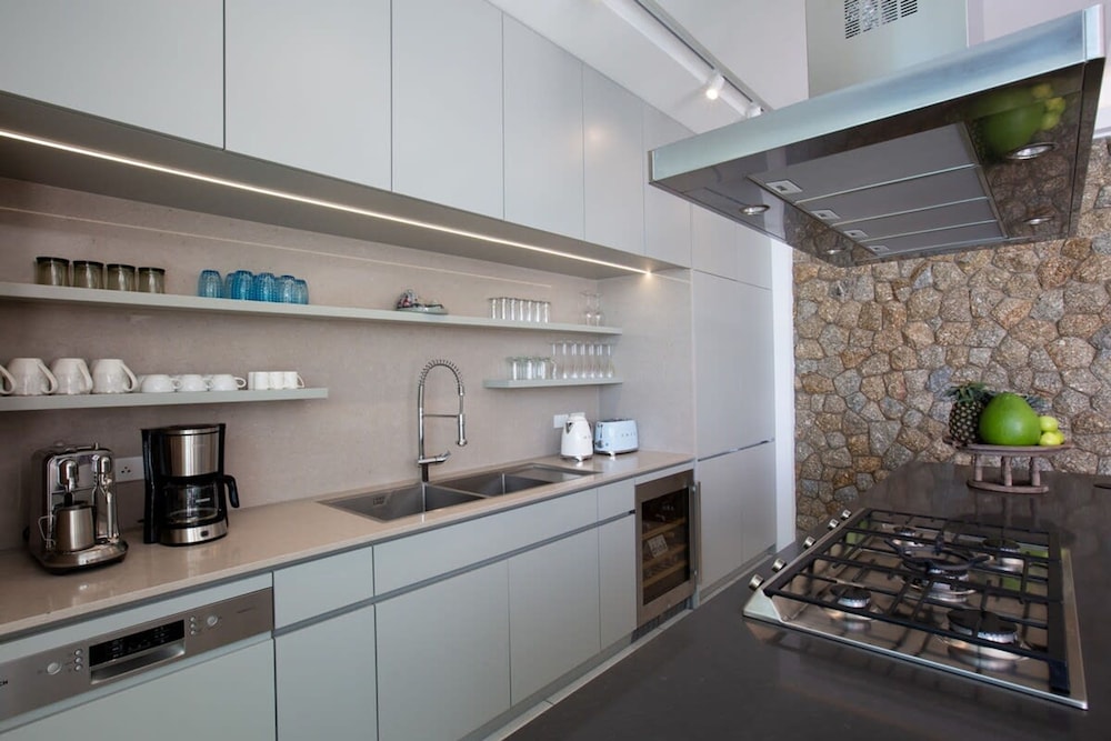 Solaris 3-bedroom Beachfront Villa in Koh Samui