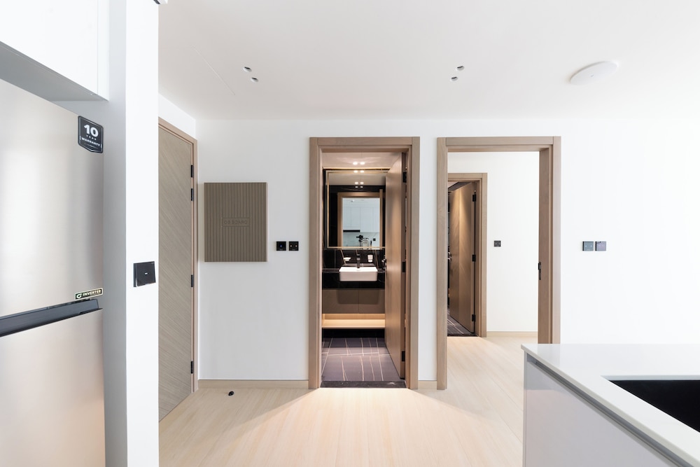 Bright 1BR in Binghatti Corner