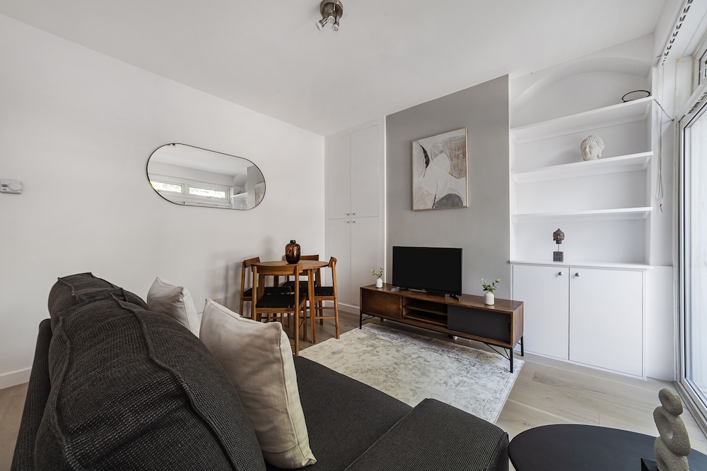 The Neasden Villas