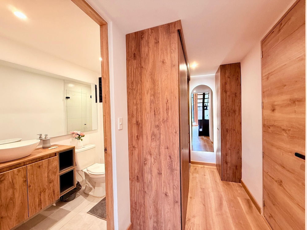 Atelier Cedritos by Weeki.
