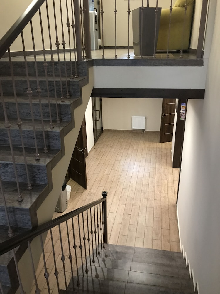 Hotel 18